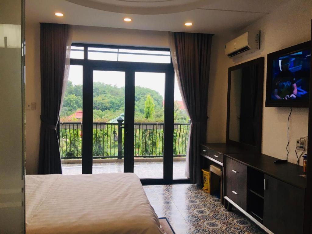 Khu Nghi Duong Huong Sen - Binh My, Cu Chi Hotel Хошимин Екстериор снимка